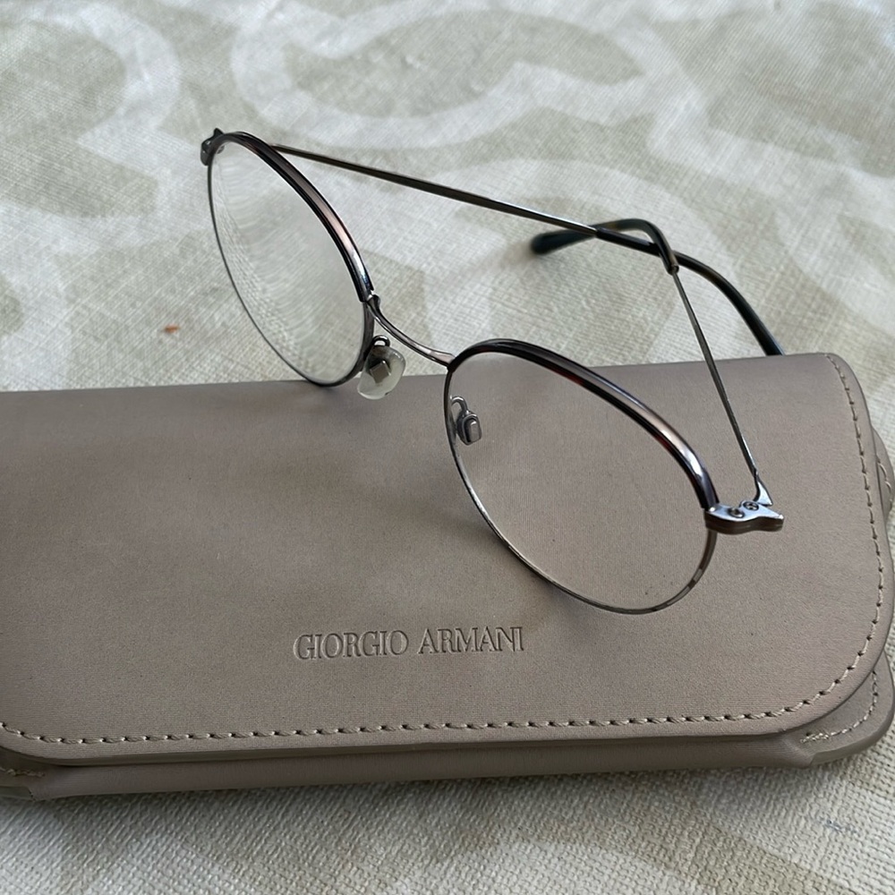Giorgio Armani Frame.